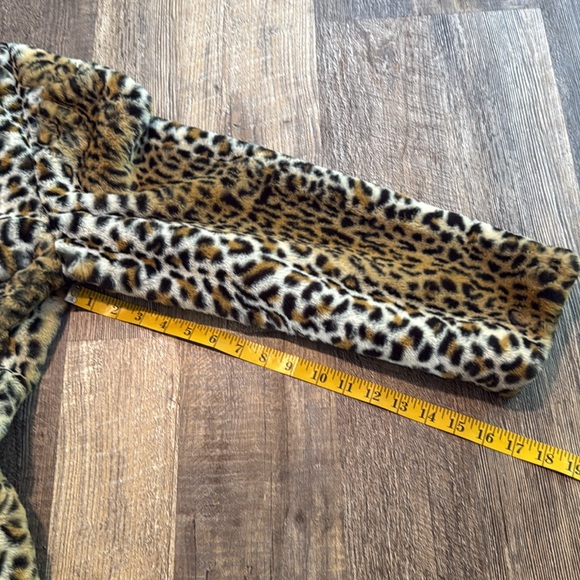 NWT Stoosh By 26 International Faux Fur Leopard Print Coat w/ Pockets Tan Cream - Picture 11 of 15